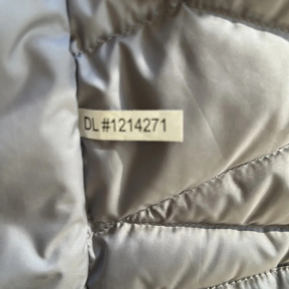 The North Face Down Coat, Silver, Size Small, EUC - Picture 8 of 10